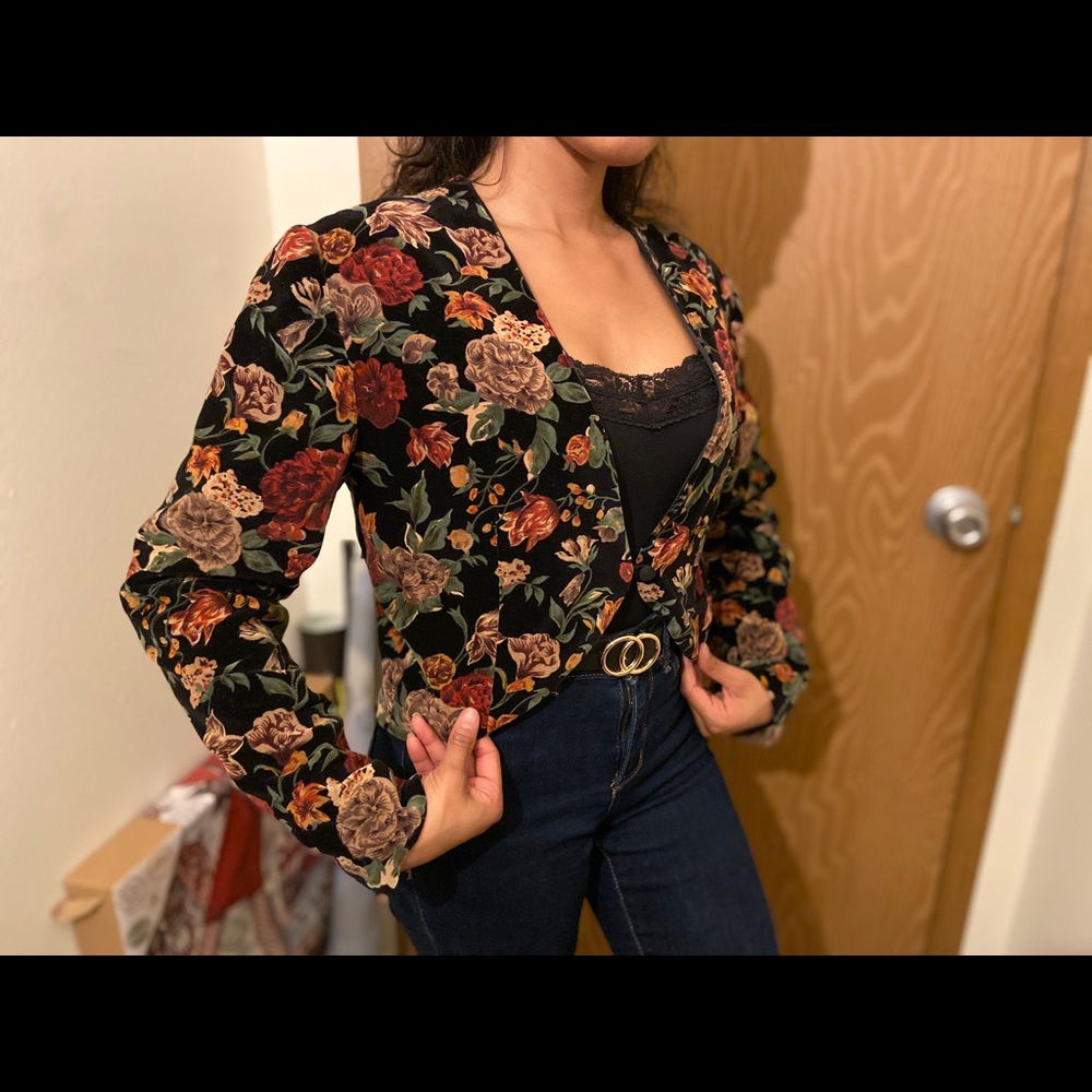Vintage Floral Blazer. Possibly size M, Velvet
